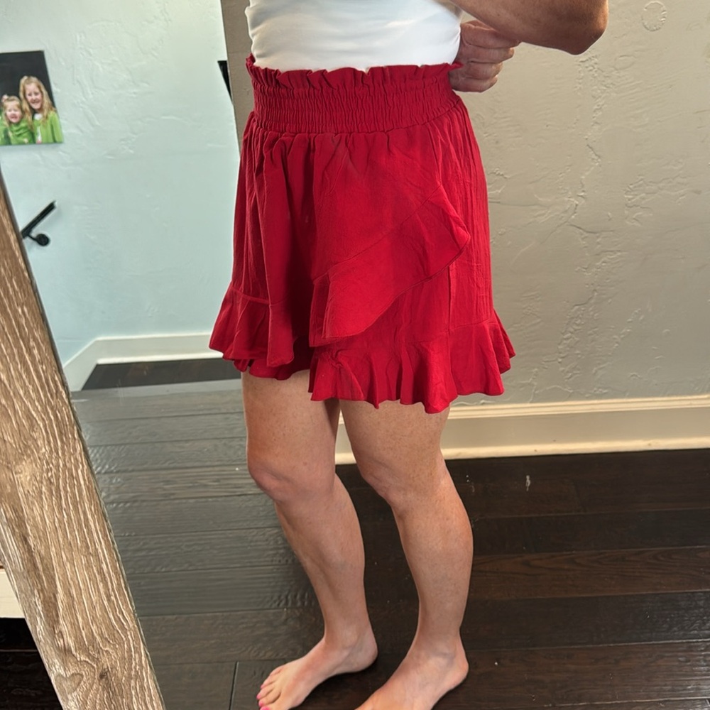 ❤️NWOT Red Ruffle Skort-Size Medium❤️ - Picture 2 of 4